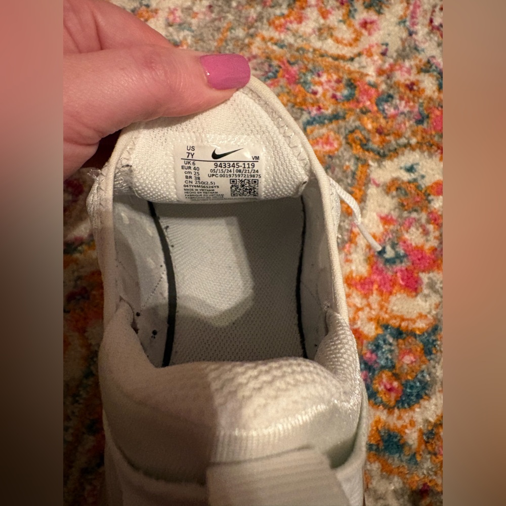 Nike Air Max 270 White/Burgundy Crush - Picture 4 of 4